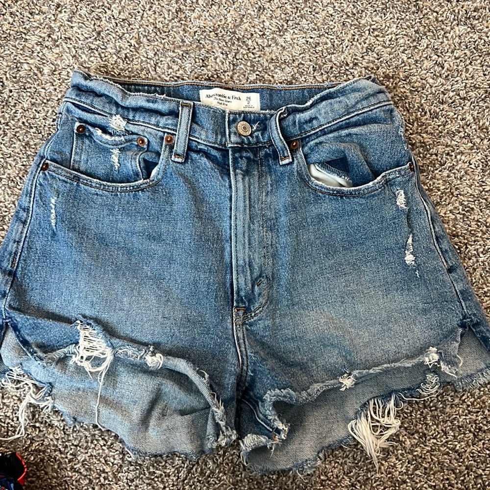 Abercrombie high rise Mom Shorts